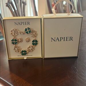 NWT Napier Gold and Green Shammrock Jewelry Set bracelet and earrings